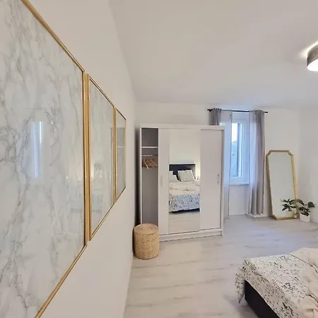 Un Ami Pula